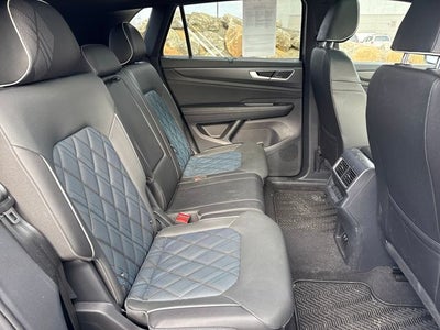 2025 Volkswagen Atlas Cross Sport 2.0T SEL Premium R-Line