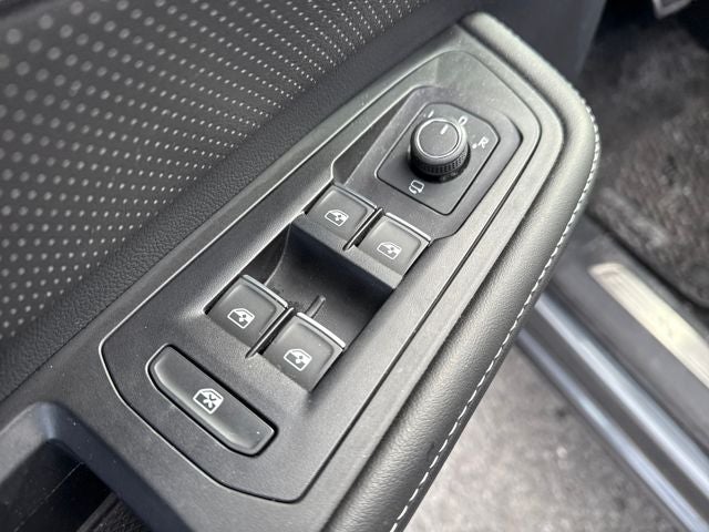 2025 Volkswagen Atlas Cross Sport 2.0T SEL Premium R-Line