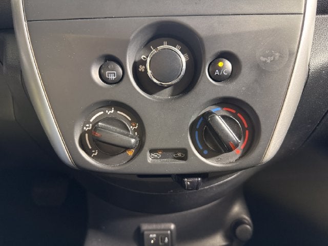 2019 Nissan Versa SV