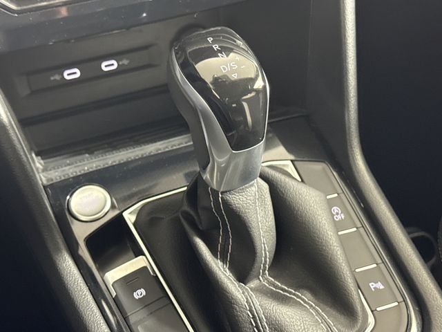 2025 Volkswagen Taos SEL