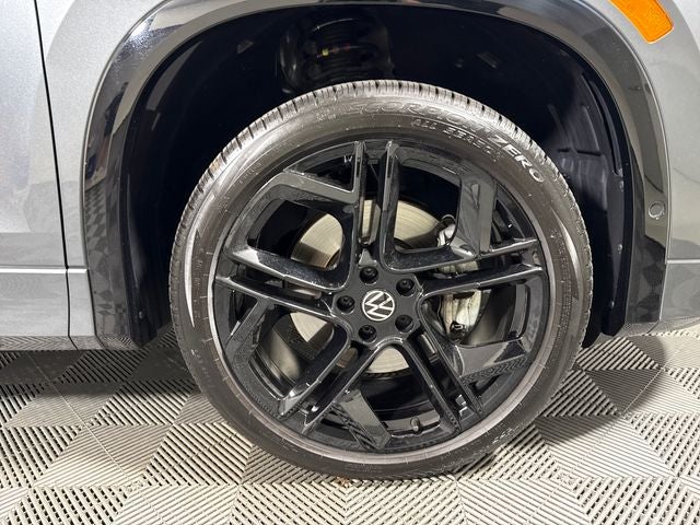 2025 Volkswagen Tiguan SE R-Line Black