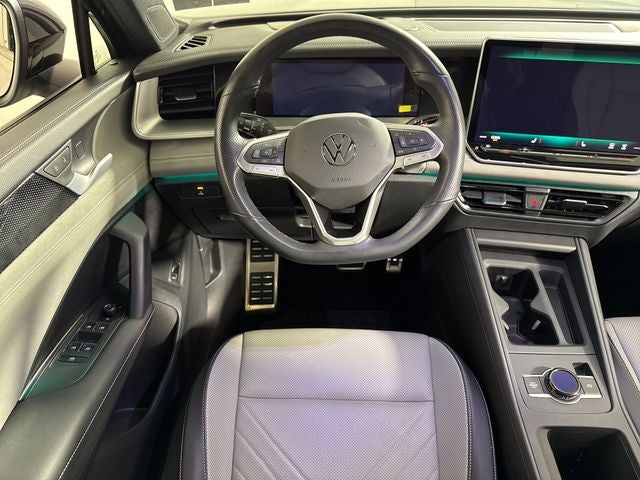 2025 Volkswagen Tiguan SE R-Line Black