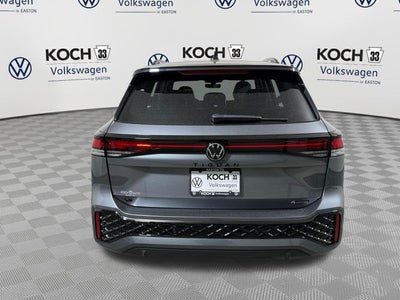 2025 Volkswagen Tiguan SE R-Line Black