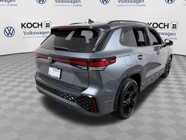 2025 Volkswagen Tiguan SE R-Line Black