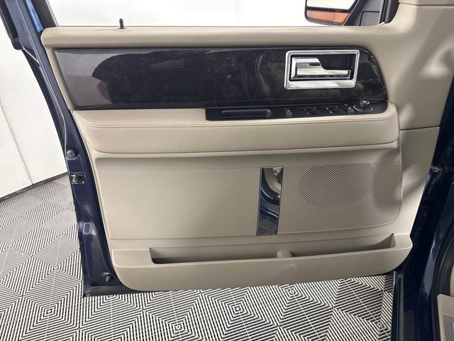 2015 Lincoln Navigator Base