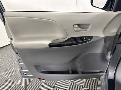 2012 Toyota Sienna Base 7 Passenger