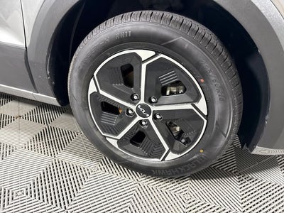 2023 Kia Niro LX