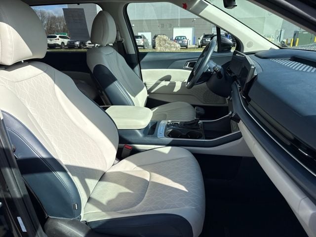 2025 Kia Carnival EX