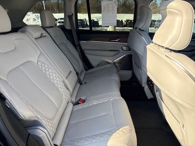 2022 Jeep Grand Cherokee Summit