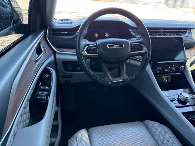 2022 Jeep Grand Cherokee Summit