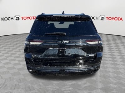 2022 Jeep Grand Cherokee Summit