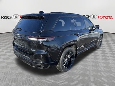 2022 Jeep Grand Cherokee Summit