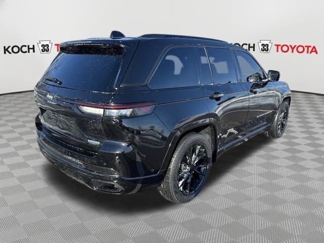 2022 Jeep Grand Cherokee Summit