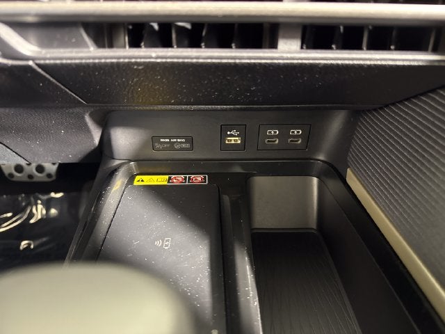 2025 Toyota Camry SE AWD