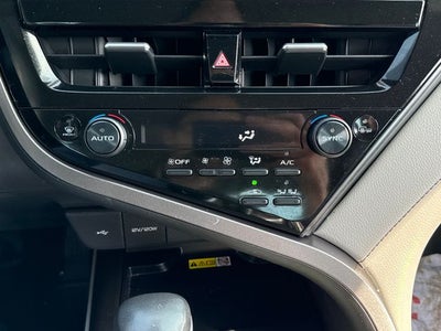 2023 Toyota Camry Hybrid XLE