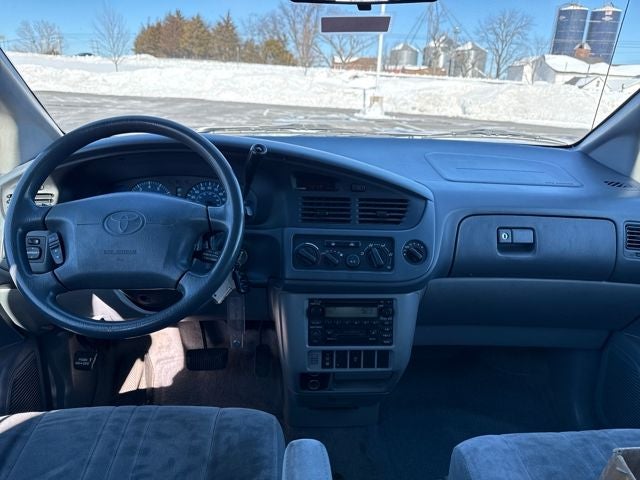 2002 Toyota Sienna LE