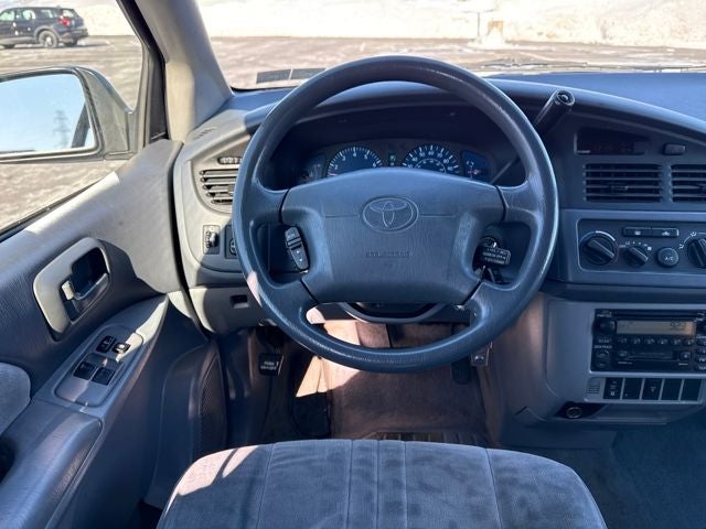 2002 Toyota Sienna LE