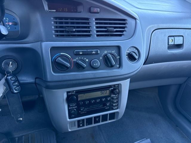 2002 Toyota Sienna LE