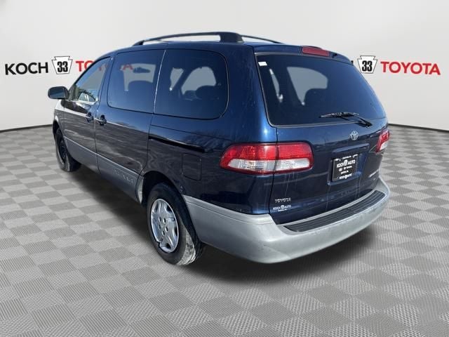 2002 Toyota Sienna LE