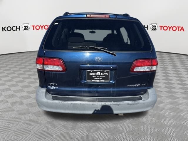 2002 Toyota Sienna LE