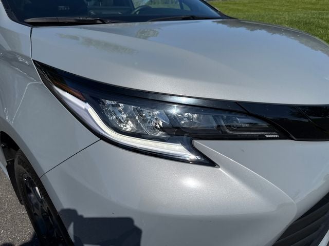 2025 Toyota Sienna Woodland Edition 7 Passenger