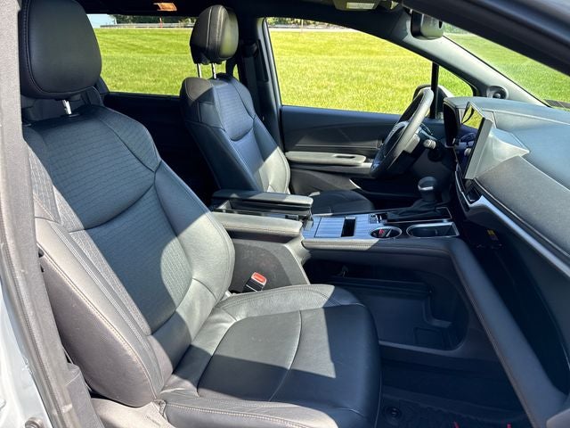 2025 Toyota Sienna Woodland Edition 7 Passenger