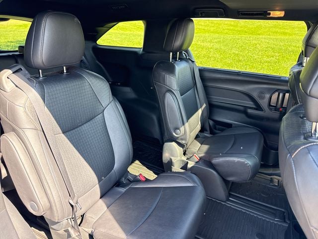 2025 Toyota Sienna Woodland Edition 7 Passenger