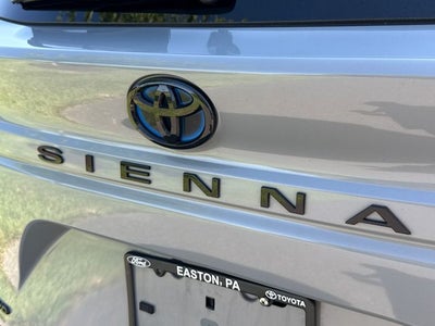 2025 Toyota Sienna Woodland Edition 7 Passenger