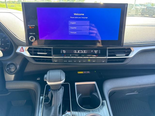 2025 Toyota Sienna Woodland Edition 7 Passenger