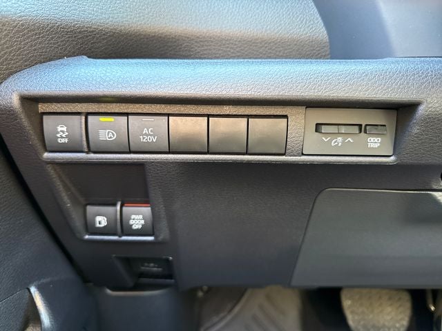 2025 Toyota Sienna Woodland Edition 7 Passenger