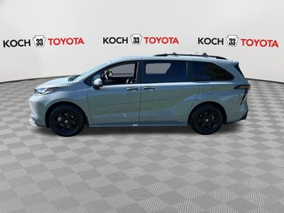 2025 Toyota Sienna Woodland Edition 7 Passenger