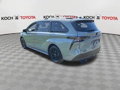 2025 Toyota Sienna Woodland Edition 7 Passenger