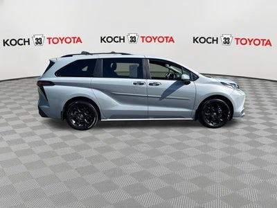 2025 Toyota Sienna Woodland Edition 7 Passenger