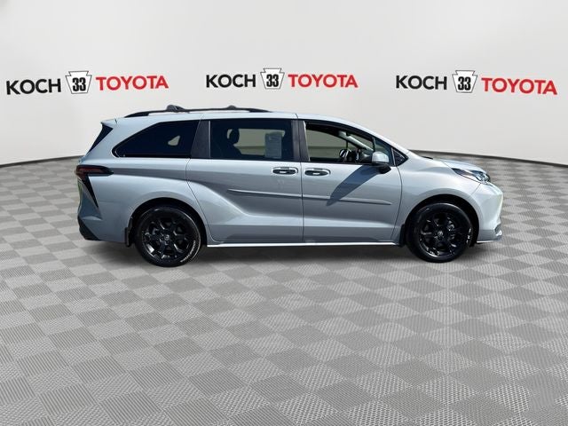 2025 Toyota Sienna Woodland Edition 7 Passenger