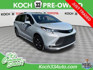 2025 Toyota Sienna Woodland Edition 7 Passenger
