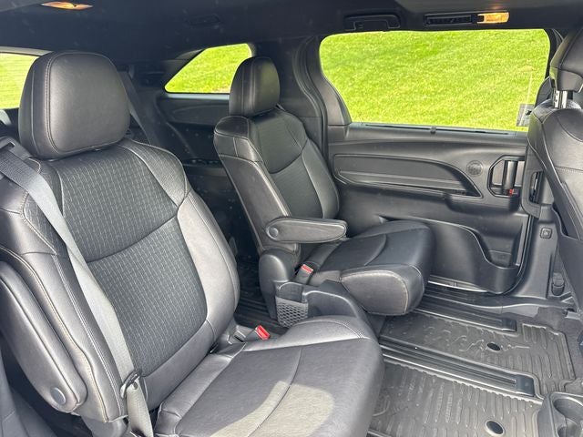 2025 Toyota Sienna Woodland Edition 7 Passenger