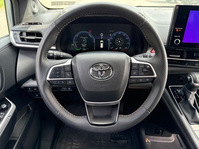 2025 Toyota Sienna Woodland Edition 7 Passenger