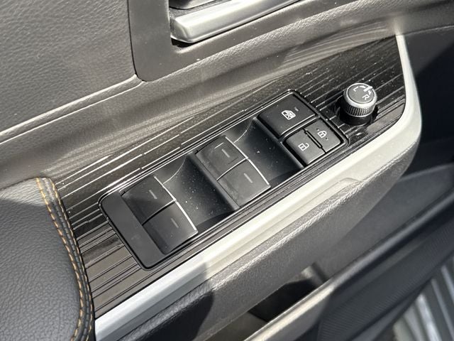 2025 Toyota Sienna Woodland Edition 7 Passenger