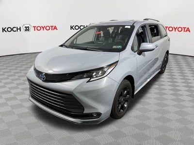 2025 Toyota Sienna Woodland Edition 7 Passenger