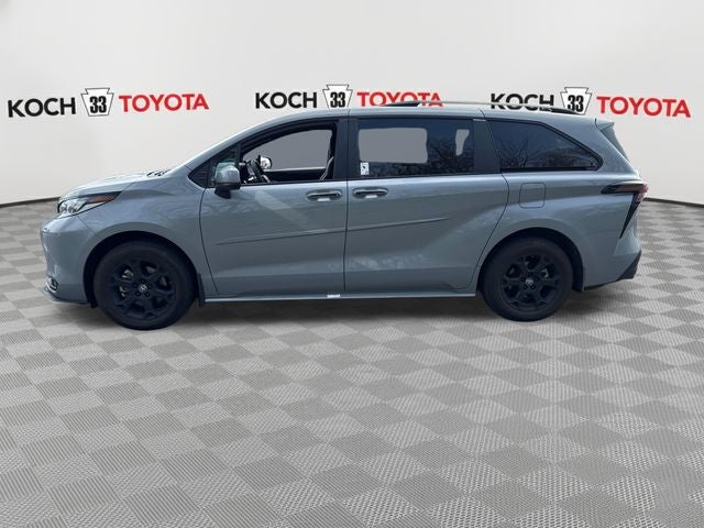 2025 Toyota Sienna Woodland Edition 7 Passenger