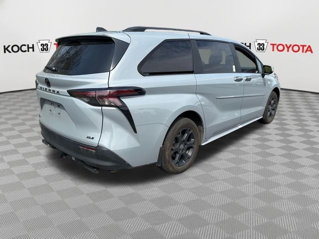 2025 Toyota Sienna Woodland Edition 7 Passenger