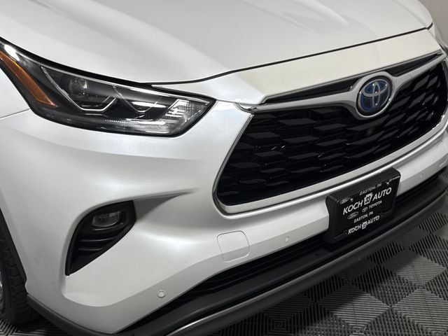 2022 Toyota Highlander Hybrid Platinum