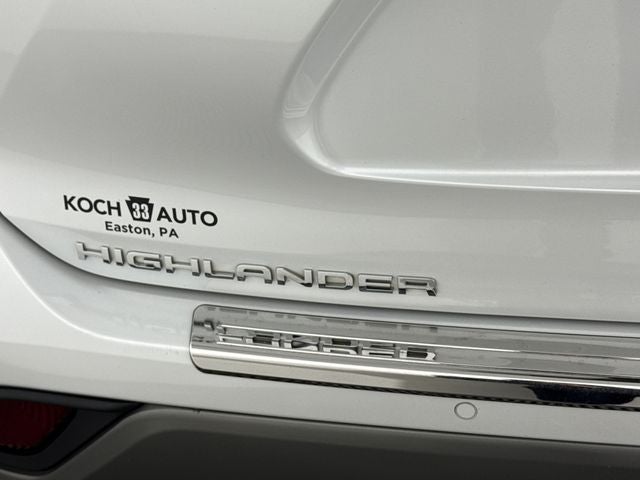2022 Toyota Highlander Hybrid Platinum