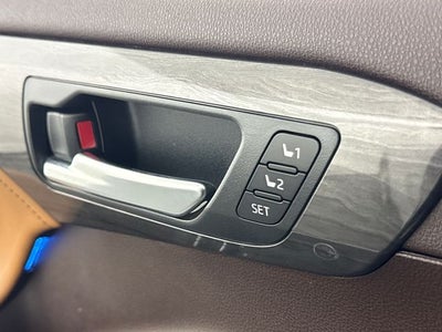 2022 Toyota Highlander Hybrid Platinum
