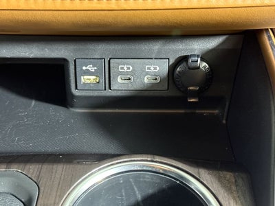 2022 Toyota Highlander Hybrid Platinum