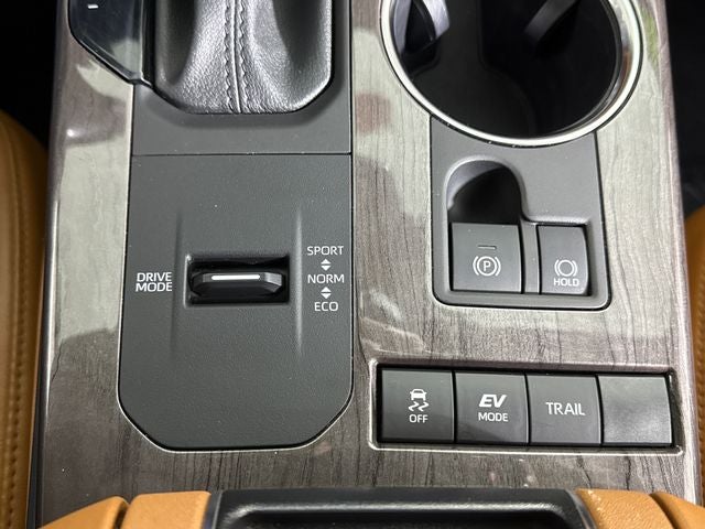 2022 Toyota Highlander Hybrid Platinum