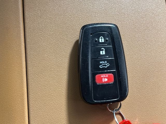 2022 Toyota Highlander Hybrid Platinum