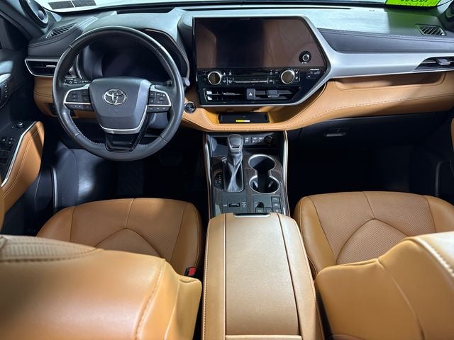 2023 Toyota Highlander Hybrid Platinum