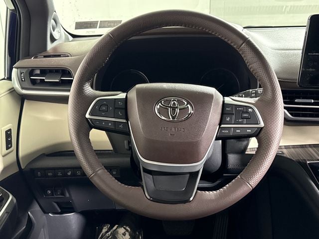 2024 Toyota Sienna Platinum 7 Passenger