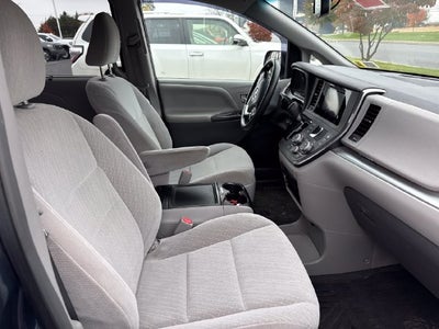 2017 Toyota Sienna LE 7 Passenger